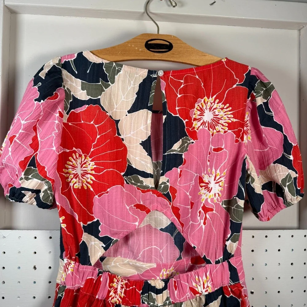 Ann Taylor Loft Romper‎ Women's Size XXS Pink Floral Short Sleeves Round Neck